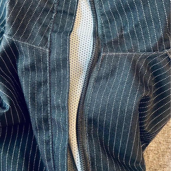 Men’s Medium Bonfire Snowboarding Zip Jacket - Black with White Pinstripe - Picture 6 of 10